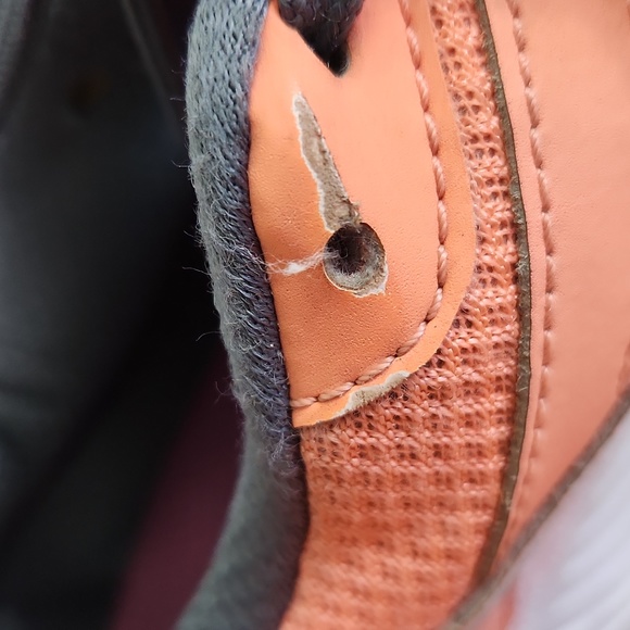 Peach Nike Air dictate 2 Size 8 sneakers - Picture 8 of 9